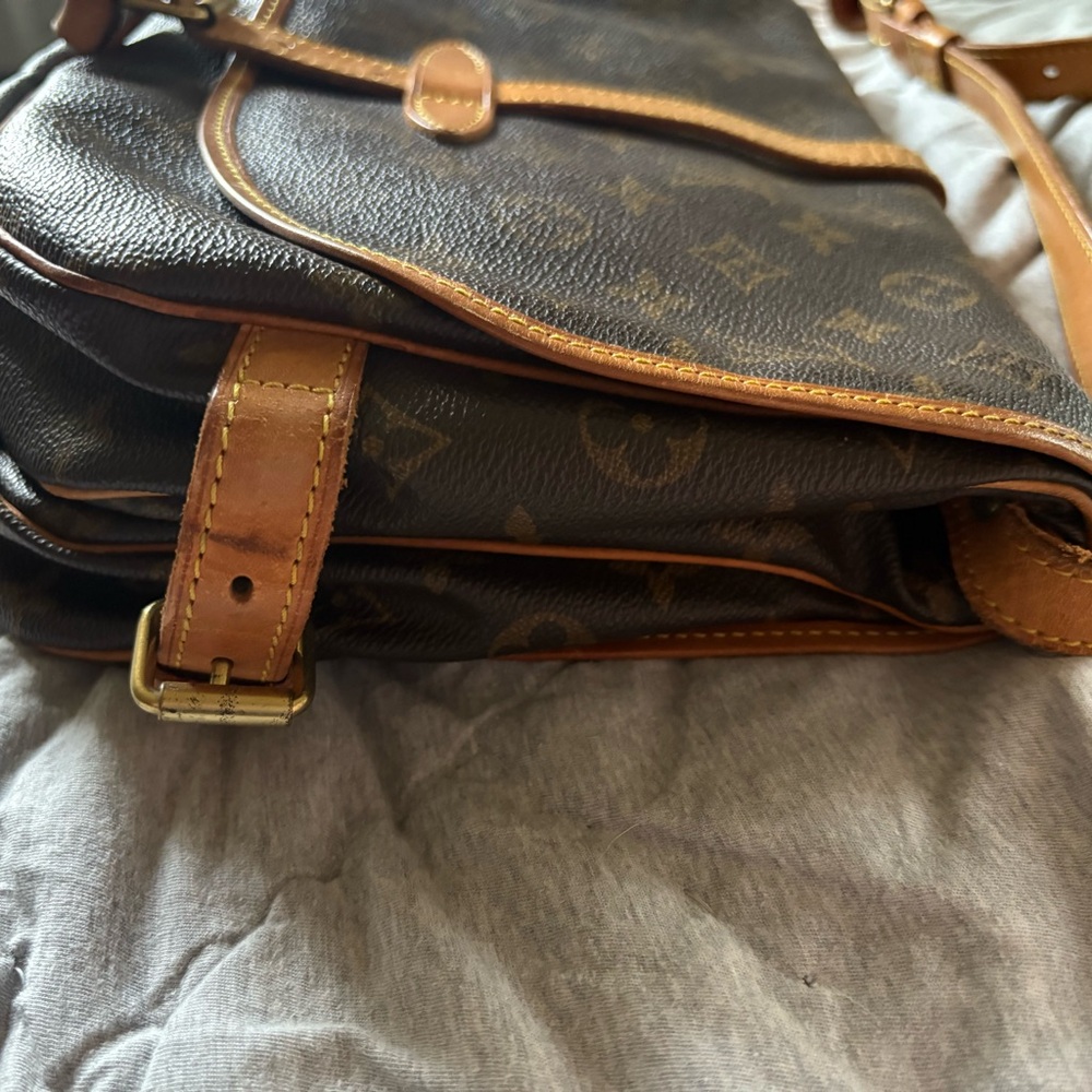 Louis Vuitton Brown and Tan Monogram Messenger Bag - Picture 4 of 11